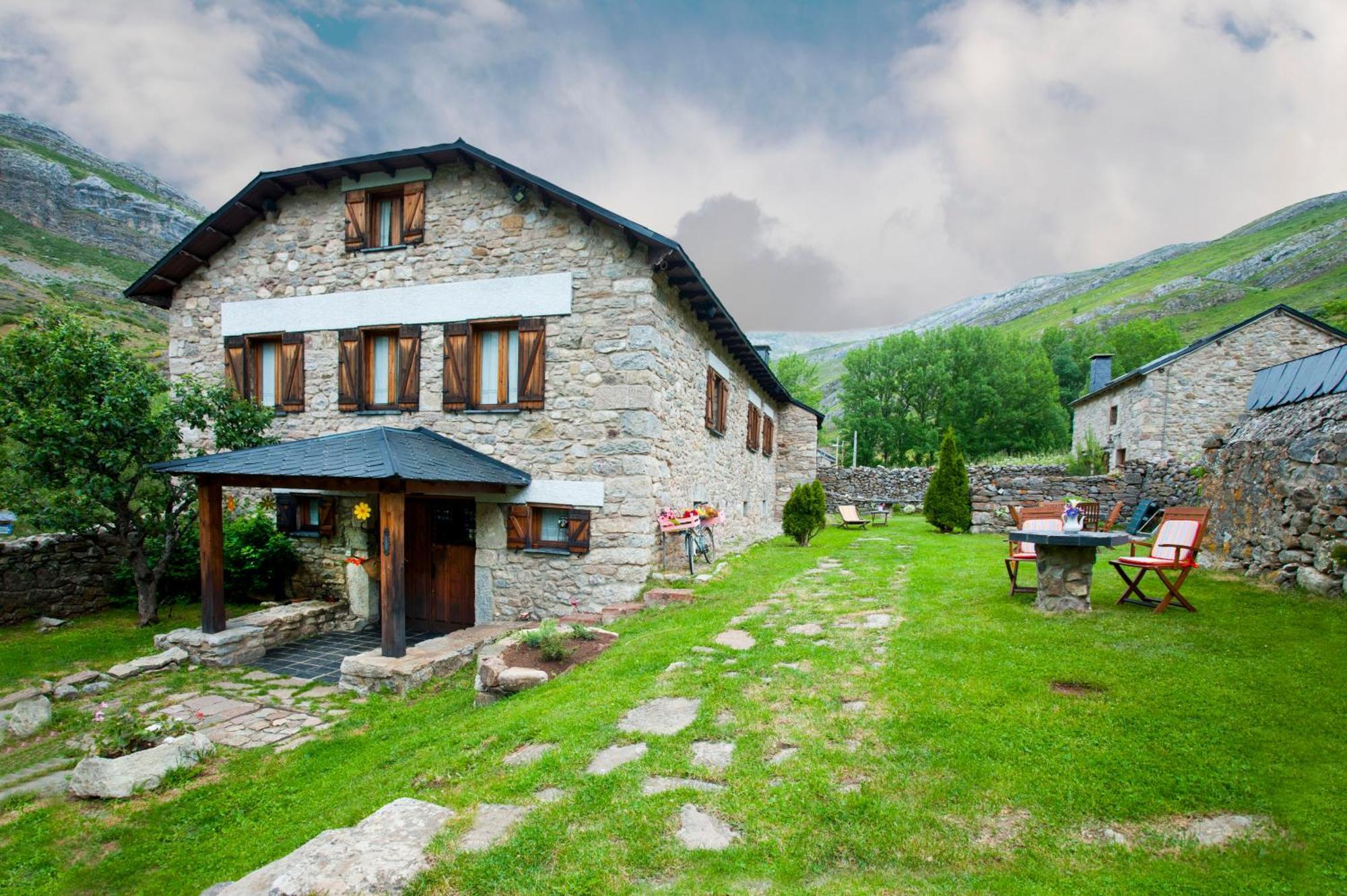 Posada El Rincon De Babia La Cueta Exteriör bild